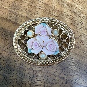 Vintage Gold Brooch with Pink Roses